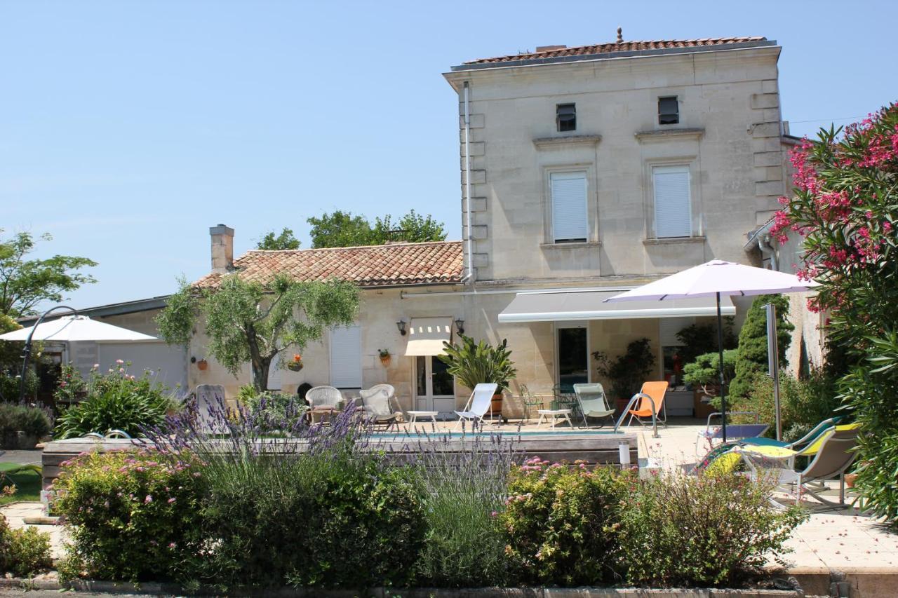 Bed and Breakfast Les Charmes De Vincent - Le Loft Cabernet Fronsac  Exterior foto