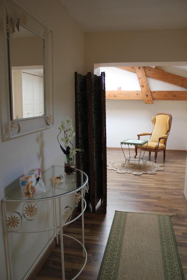 Bed and Breakfast Les Charmes De Vincent - Le Loft Cabernet Fronsac  Exterior foto